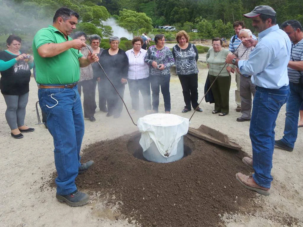 Photos of Is it true that you can cook food underground in the Azores? - main photo