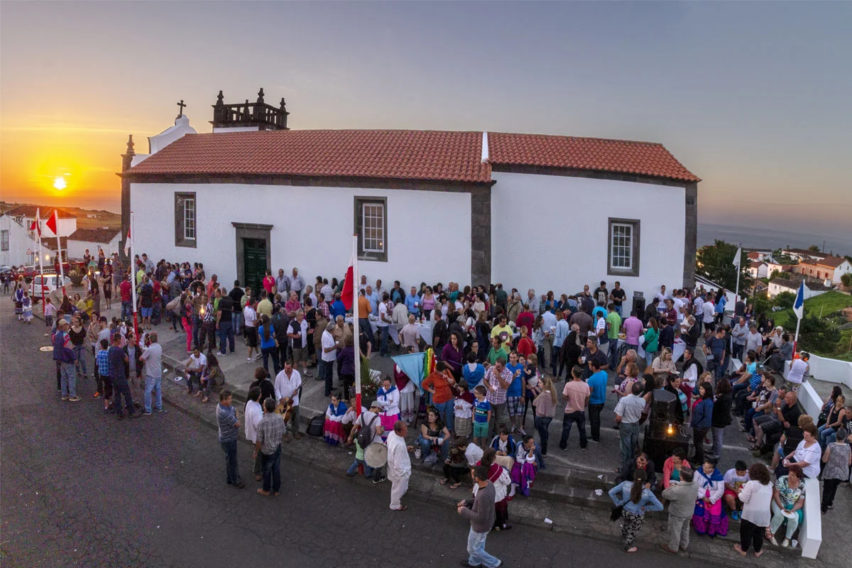 Photos of Is it true that in the Azores fireworks go off at 6 in the morning? - main photo