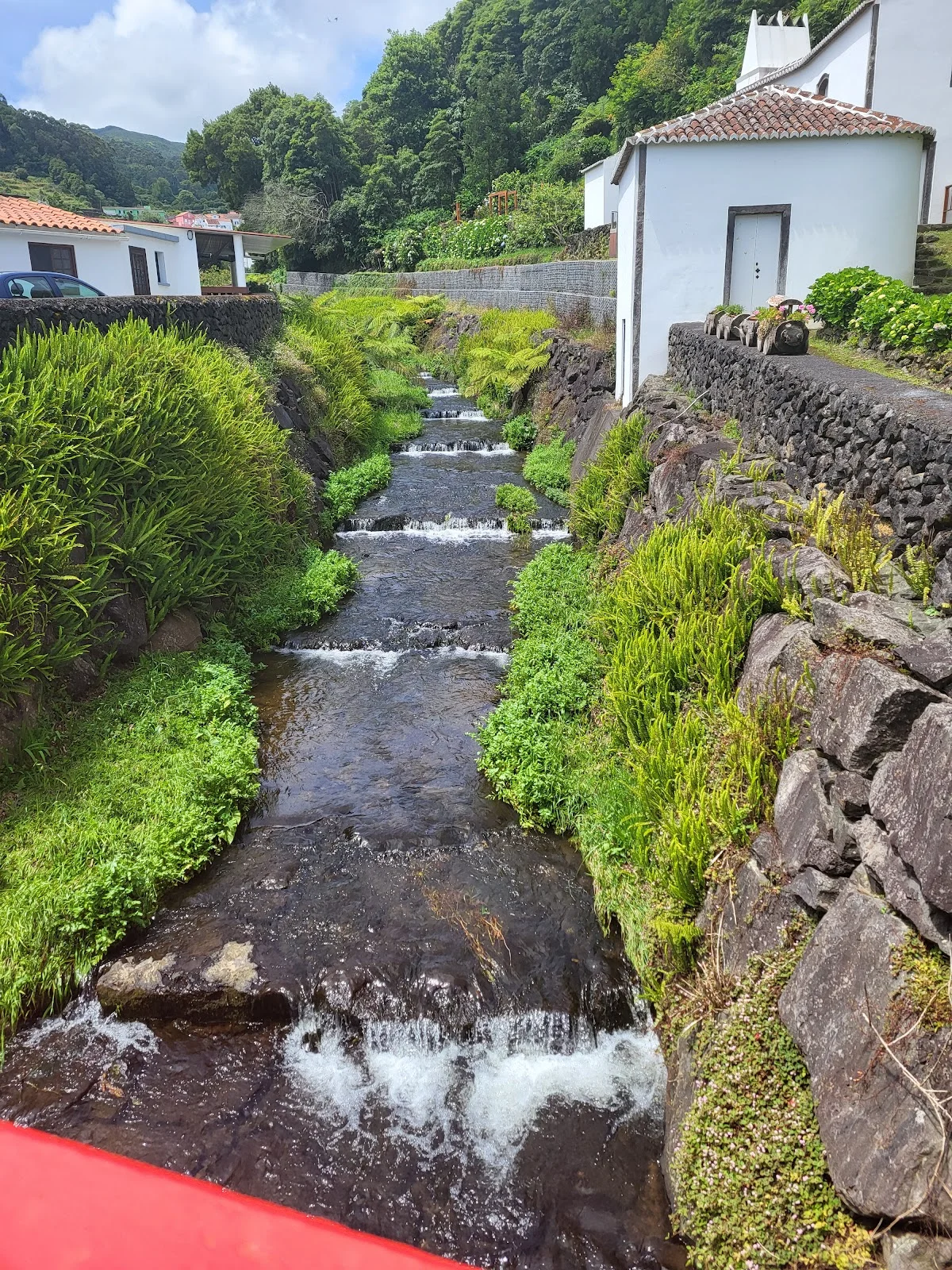 Photos of Trilho da Ribeira da Agualva in 9760-021 Agualva, Portugal - Photo 1