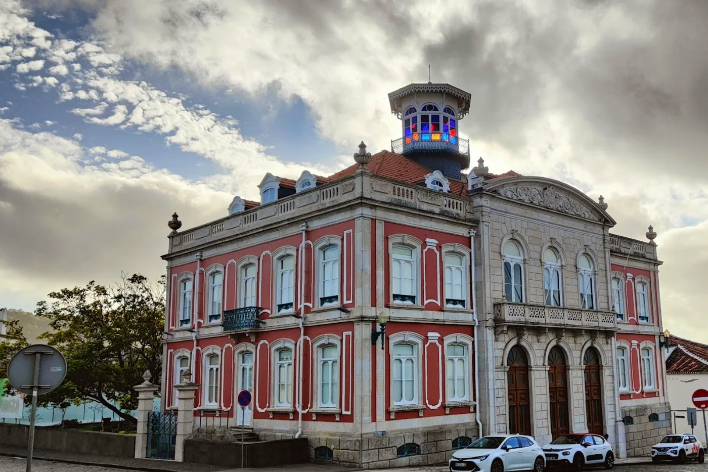 Photos of Palacete Silveira e Paulo in R. da Conceição, 9700-054 Angra do Heroísmo, Portugal - Photo 1
