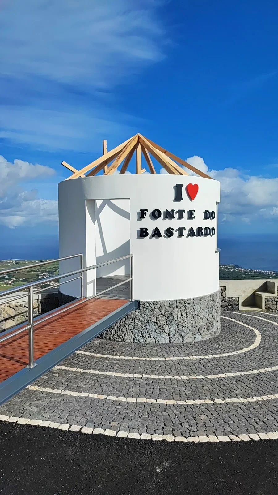 Photos of Moinho Miradouro da Fonte de Bastardo in MVRX+C7, 9760 Fonte do Bastardo, Portugal - Photo 1