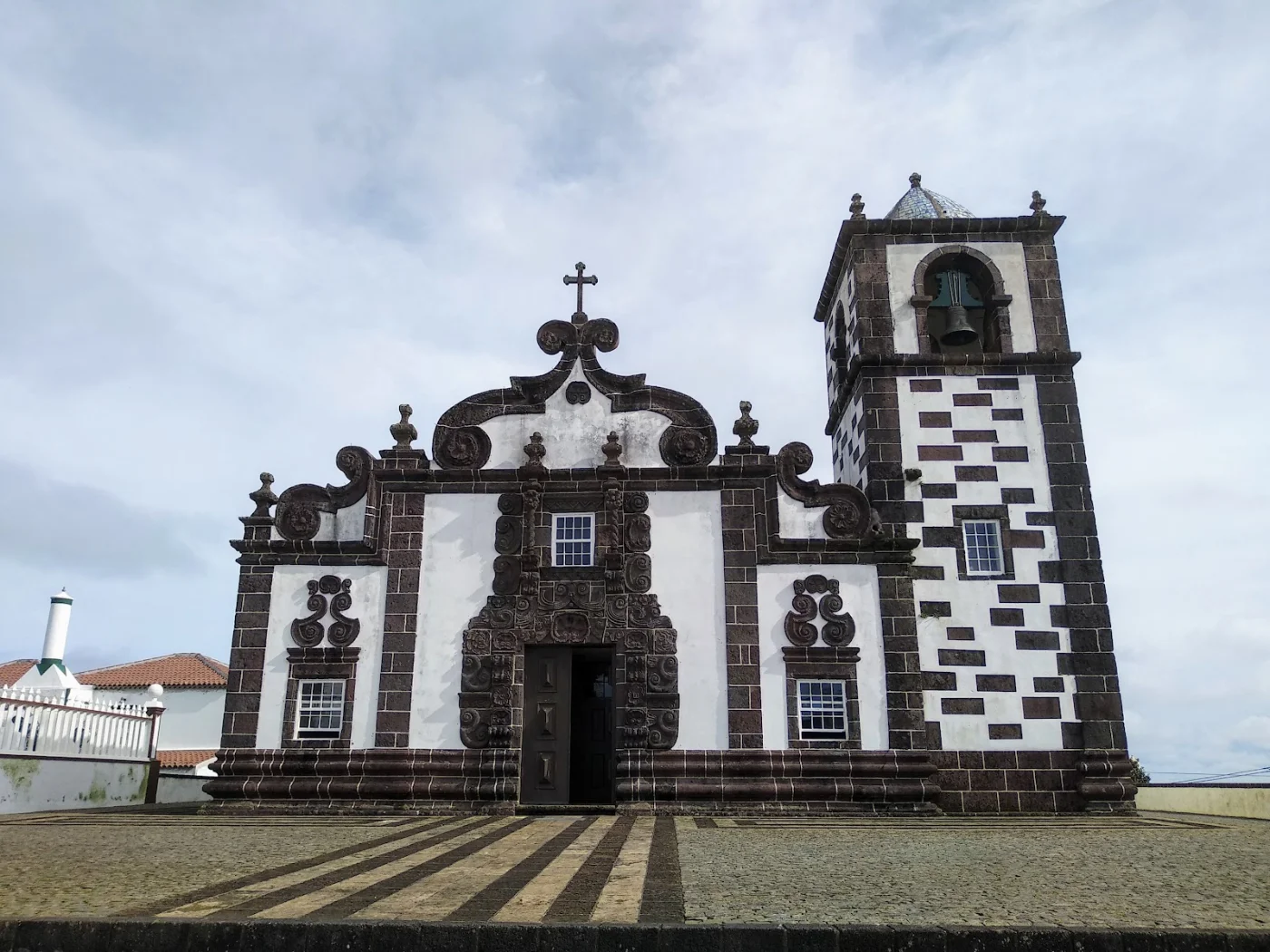 Photos of Church of Nossa Senhora da Purificação in EN1-2A, 9580 Santo Espírito, Portugal - Photo 1