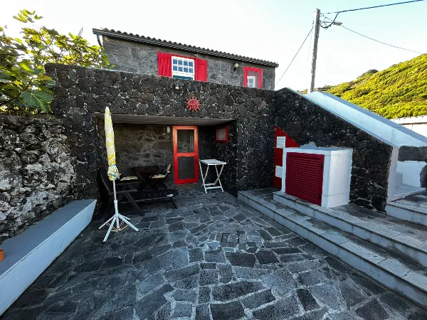 Photos of Adega Velha in Rua das Canadas, 9930-029 Calheta de Nesquim, Portugal - Photo 4