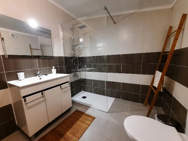 Photos of Vila Nova House in Canada Ginjal 2, 9760-722 Ilha, Portugal - Photo 3