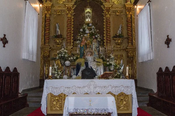 Photos of Igreja Paroquial de Vila Nova / Igreja do Divino Espírito Santo in 9760 Vila Nova, Portugal - Photo 3