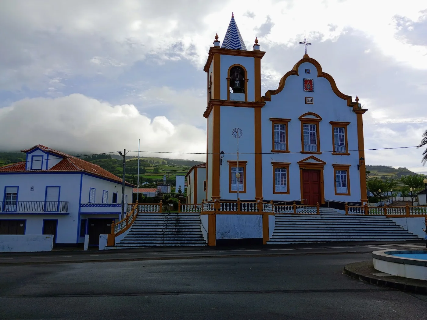 Photos of Igreja de São Jorge in 9700-331 Doze Ribeiras, Portugal - Photo 1