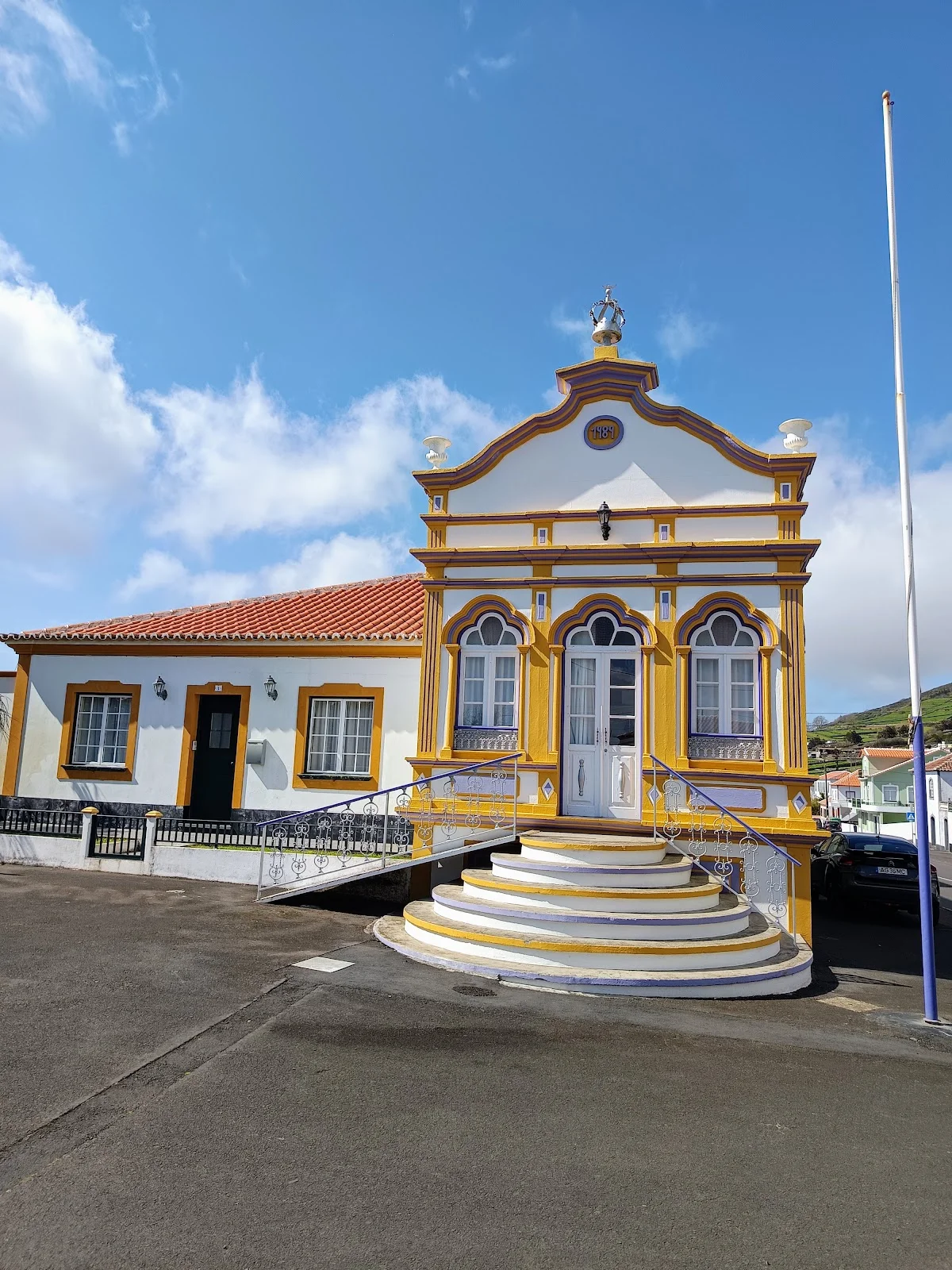 Photos of Igreja Paroquial das Doze Ribeiras in EN1-1A 100, 9700-331 Doze Ribeiras, Portugal - Photo 1