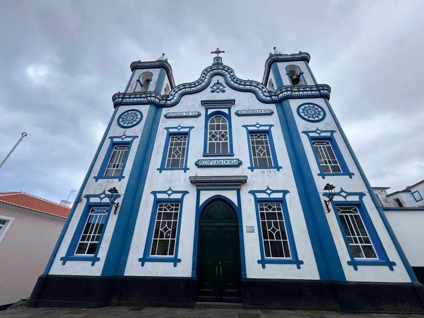 Photos of Church of the Holy Christ in R. da Misericórdia 11, 9760-015 Praia da Vitória, Portugal - Photo 1