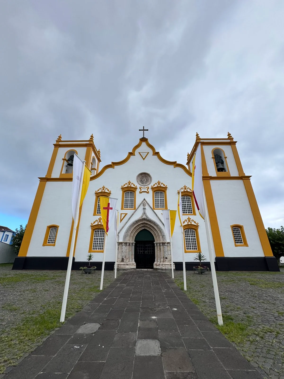 Photos of Igreja Matriz de Santa Cruz in R. da Matriz, 9760-469 Praia da Vitória, Portugal - Photo 1