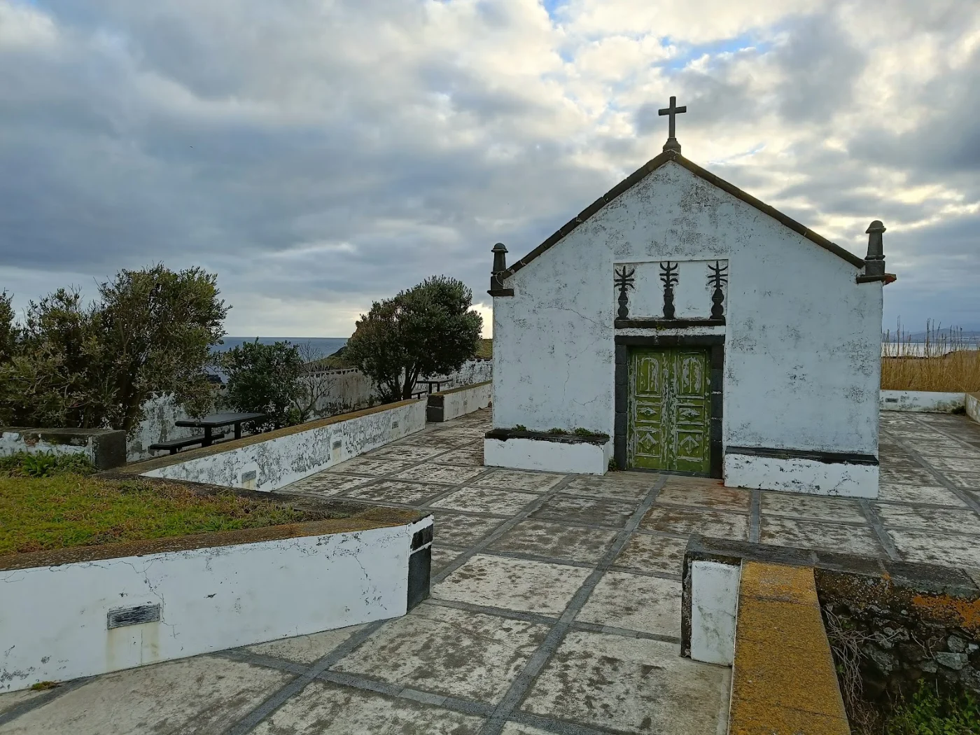 Photos of Ermida de São Pedro in R. de São Pedro, 9545 Fenais da Luz, Portugal - Photo 1