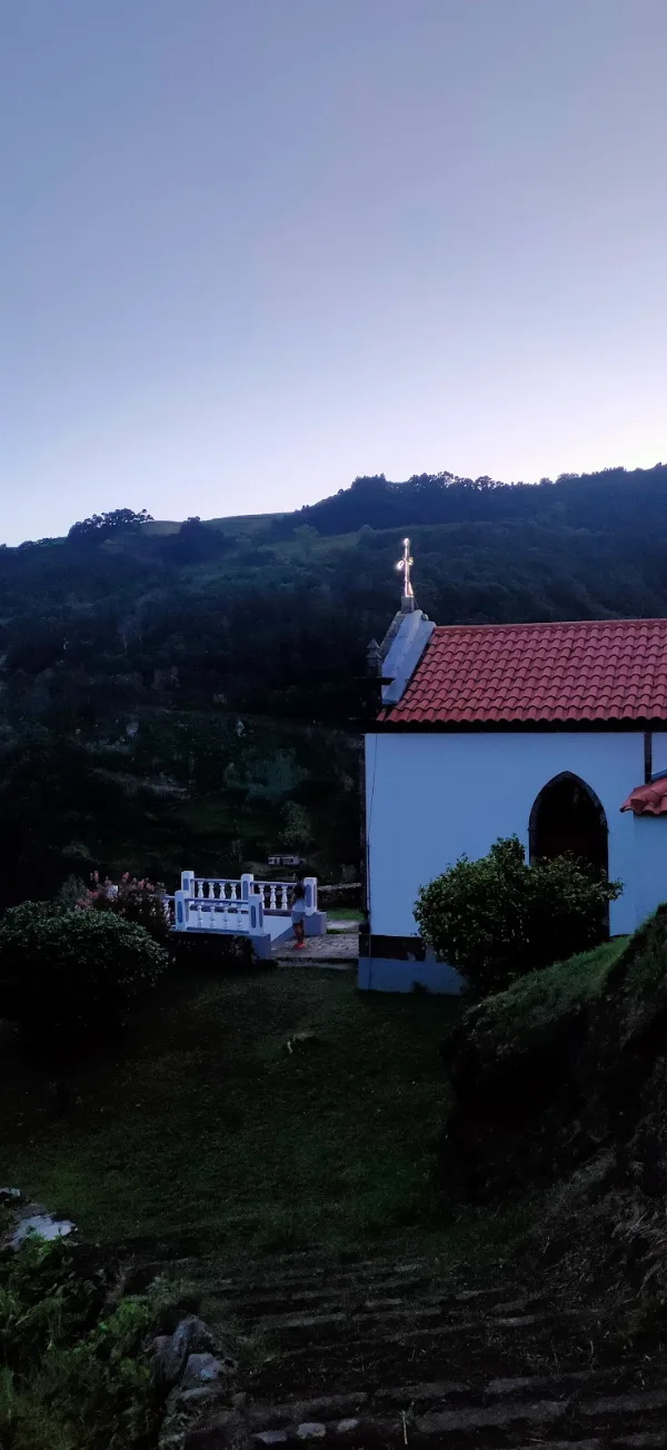 Photos of Iglesia de Ermida de Nossa Senhora de Lourdes in 9650 Faial da Terra, Portugal - Photo 3