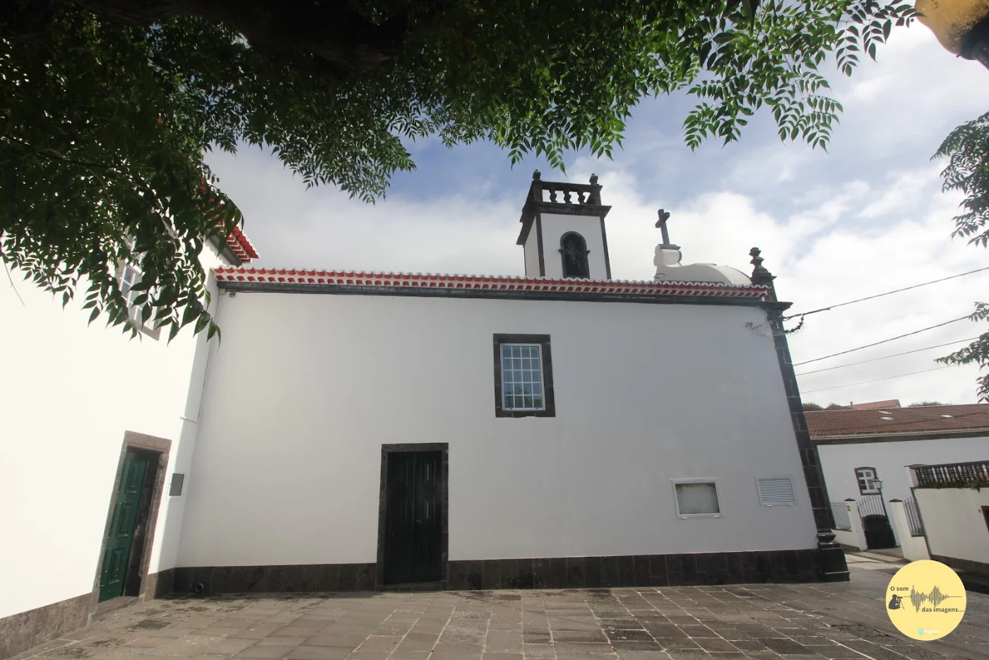 Photos of Igreja Bom Jesus Menino in 9680 Ribeira das Tainhas, Portugal - Photo 1
