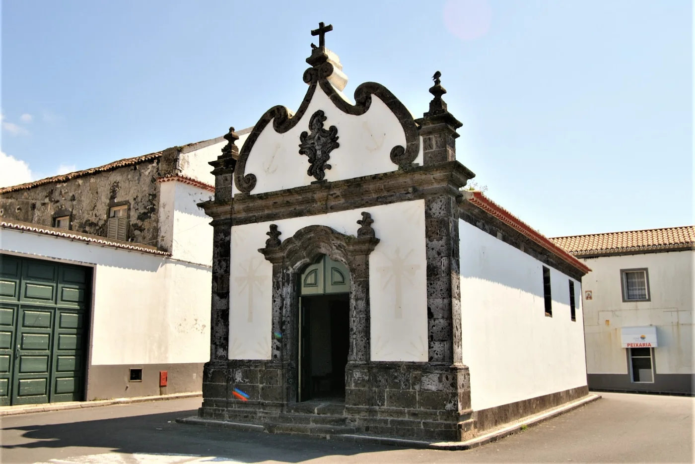 Photos of Santa Catarina Chapel in Largo Infante Dom Henrique, 9680 Vila Franca Do Campo, Portugal - Photo 1