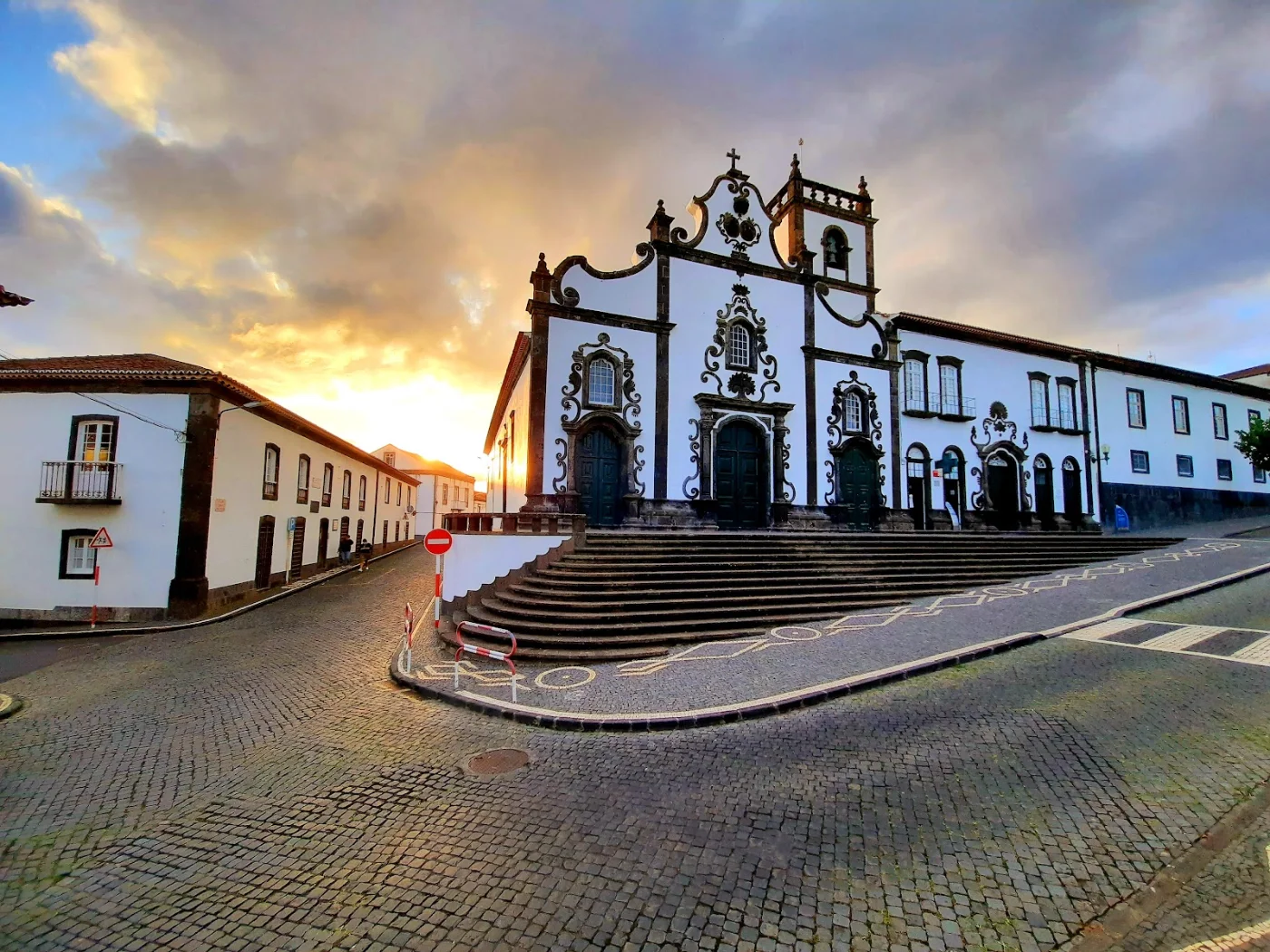 Photos of Igreja do Senhor Bom Jesus da Pedra, VFC in 9680 Vila Franca do Campo, Portugal - Photo 1