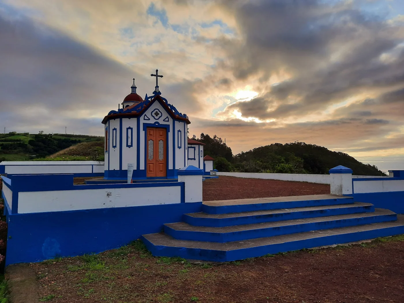 Photos of Ermida de Nossa Senhora do Monte Santo in R. de Nossa Sra. do Monte Santo 9560, 9560 Água de Pau, Portugal - Photo 1