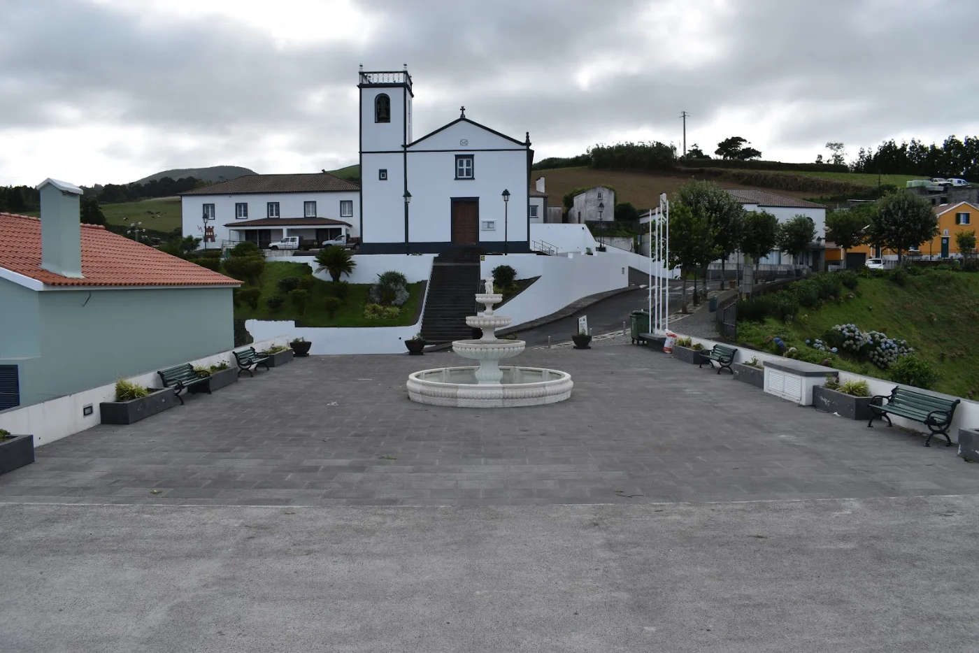 Photos of Igreja Paroquial de Santa Bárbara (concelho de Ponta Delgada) in Rua da Igreja 10 9545, 9545 Santa Bárbara, Portugal - Photo 1