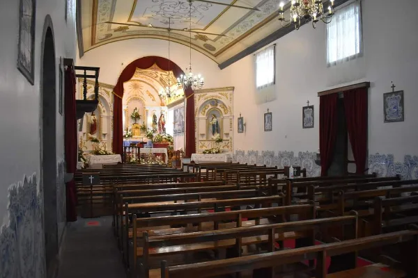 Photos of Igreja Paroquial de Santa Bárbara (concelho de Ponta Delgada) in Rua da Igreja 10 9545, 9545 Santa Bárbara, Portugal - Photo 3