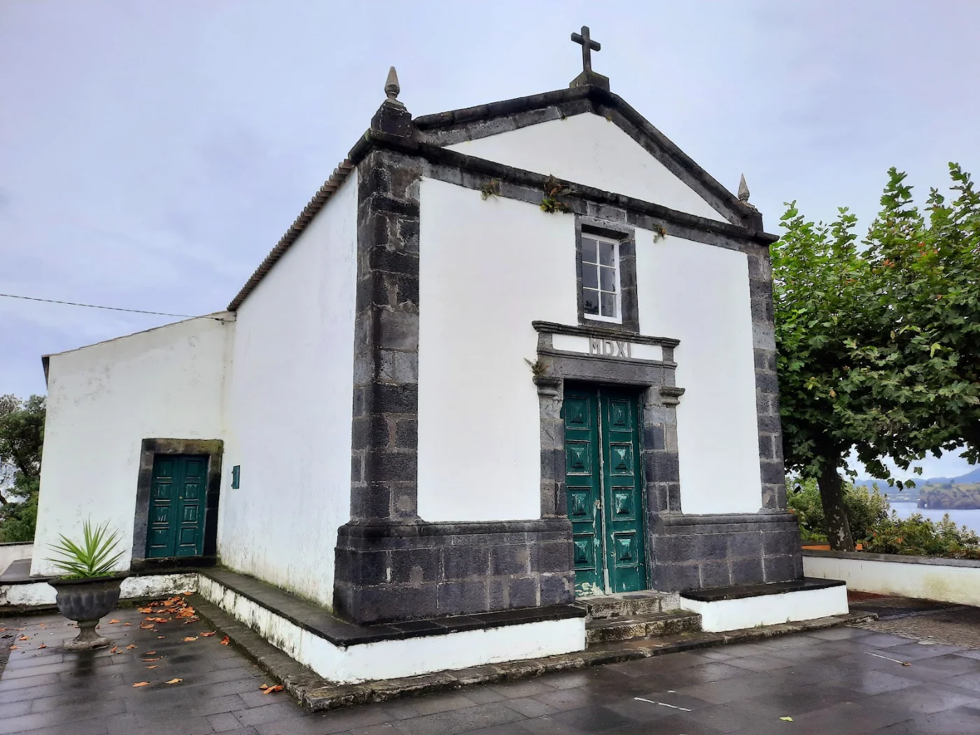 Photos of Capela de Nossa Senhora do Rosário e Cemitério. in Ilha de, 9545, Portugal - Photo 1