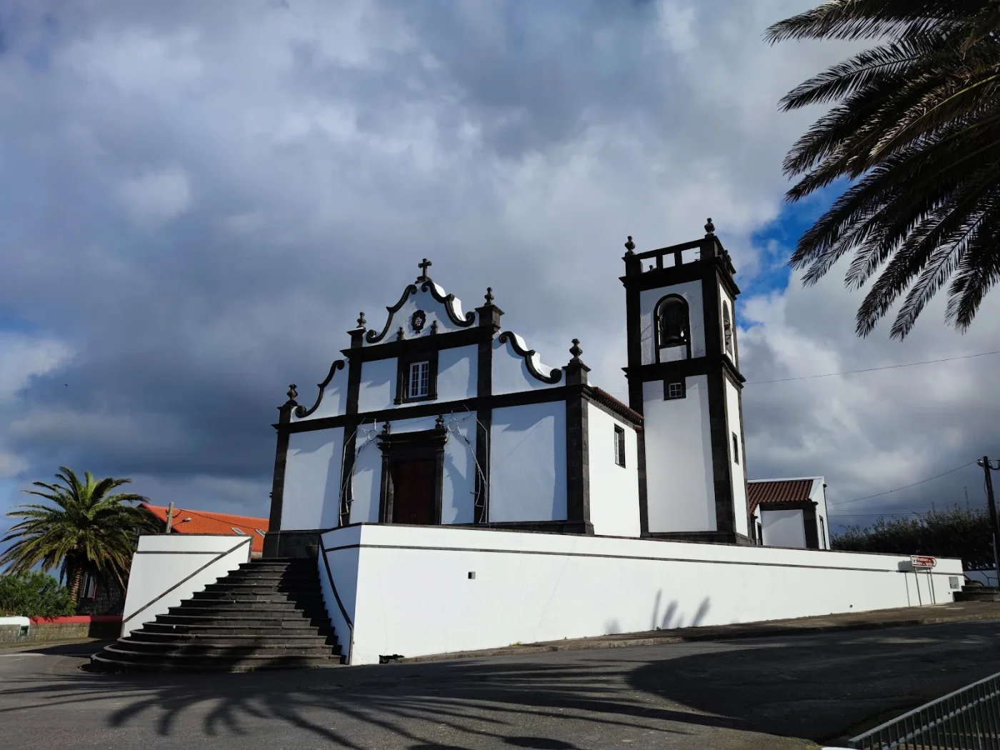 Photos of Igreja Paroquial de Achada / Igreja de Nossa Senhora da Anunciação in Largo Padre Benjamim Resendes, 9630 Achada, Portugal - Photo 1