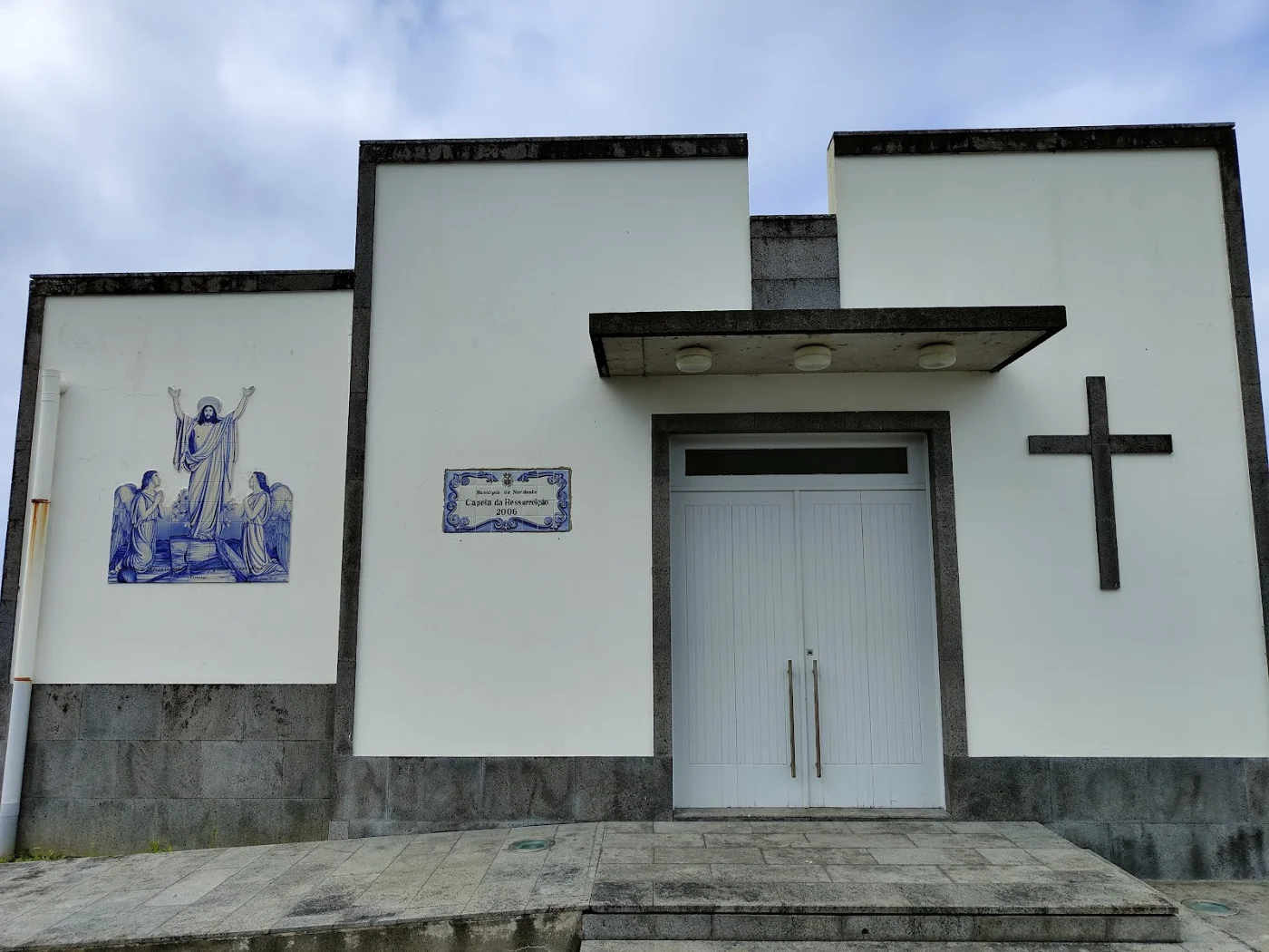 Photos of Capela da Ressurreição in R. Padre Moniz 5 9630, 9630 Santo António de Nordestinho, Portugal - Photo 1