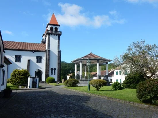 Photos of Centro de Catequese de Furnas in Rua Dr. Frederico Moniz Pereira, 9675 Furnas, Portugal - Photo 1