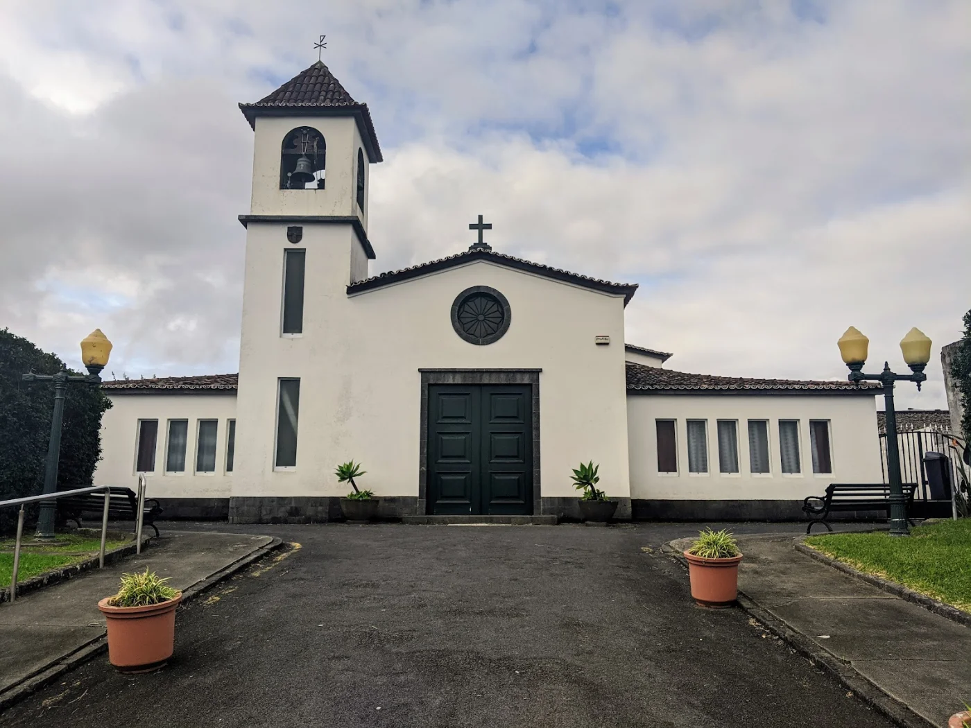 Photos of Ermida da Nossa Senhora das Mercês in R. António Medeiros Frazão S/N, 9500-052 Ponta Delgada, Portugal - Photo 1