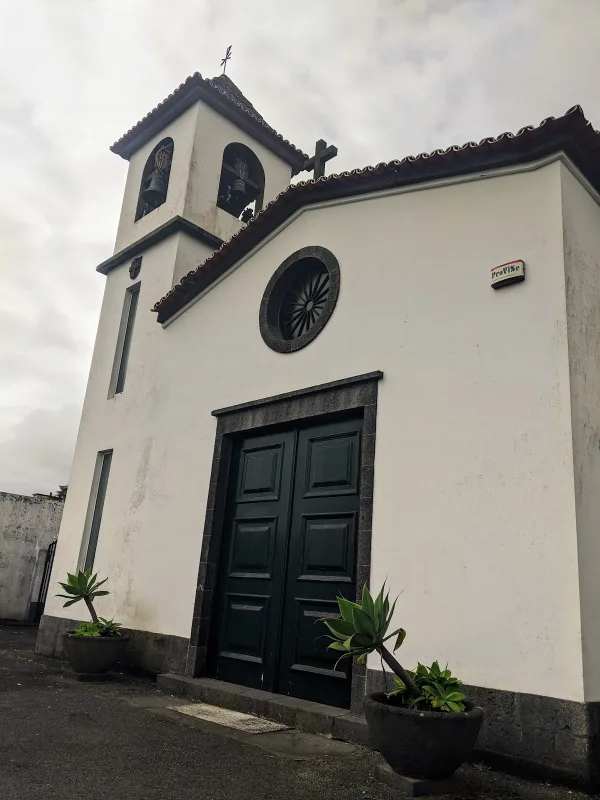 Photos of Ermida da Nossa Senhora das Mercês in R. António Medeiros Frazão S/N, 9500-052 Ponta Delgada, Portugal - Photo 3