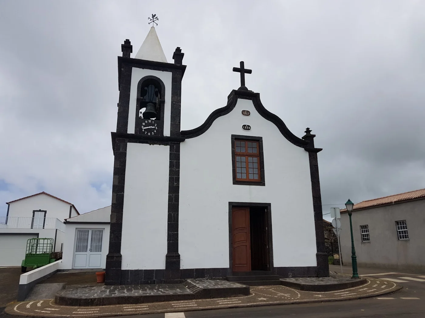 Photos of Church of Our Lady of Hope in 9880 Ribeirinha, Portugal - Photo 1