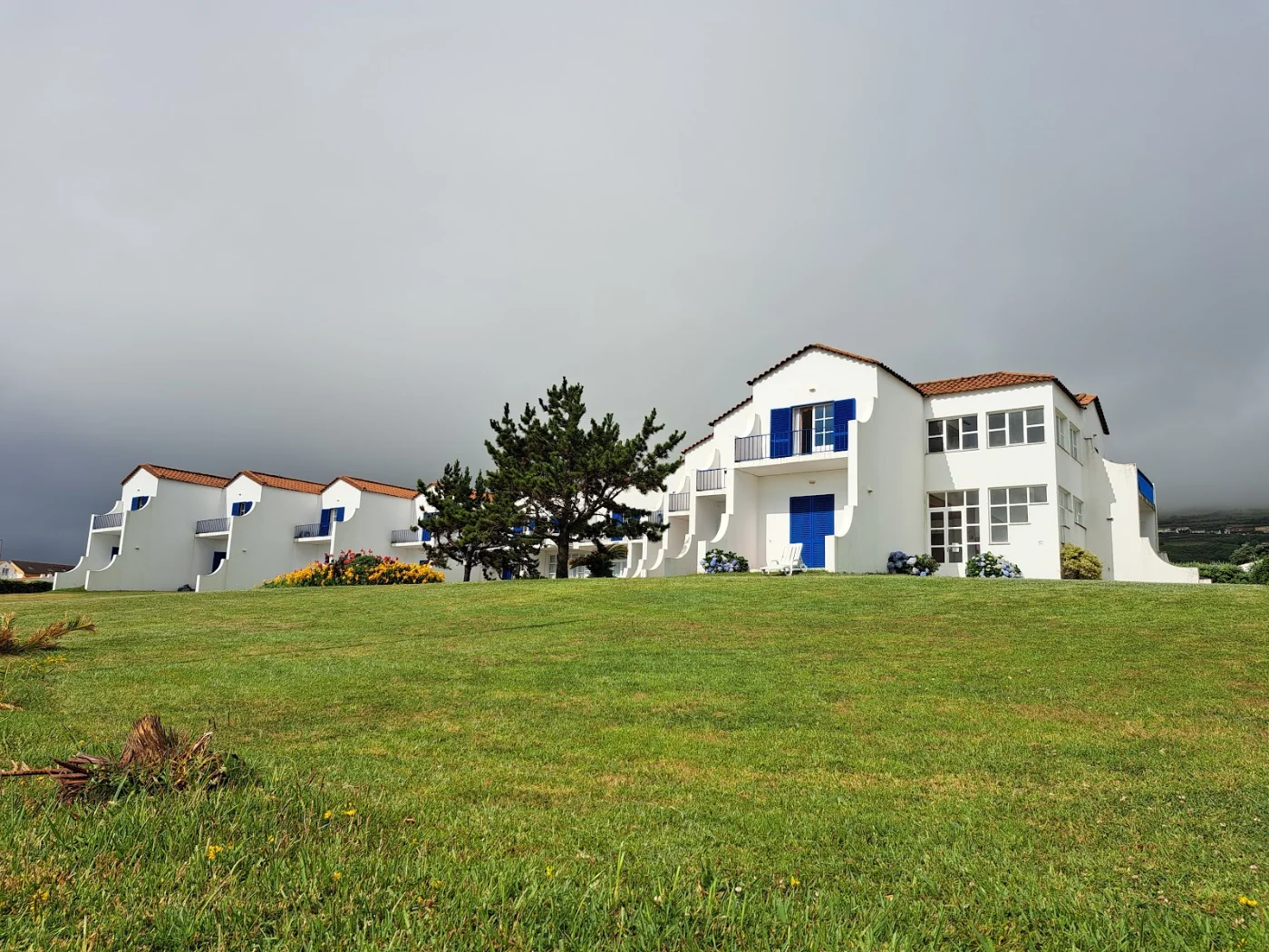 Photos of Hotel Ocidental in Avenida dos Baleeiros, 9970-306 Santa Cruz das Flores, 9970-320 Santa Cruz das Flores, Portugal - Photo 1