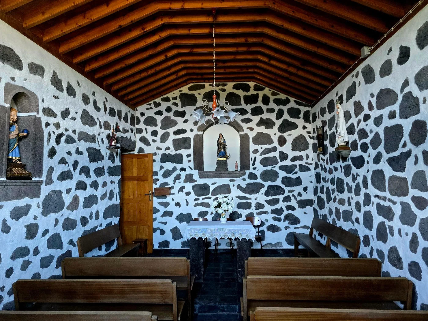 Photos of Ermida de Santa Filomena in 9850 Norte Pequeno, Portugal - Photo 1