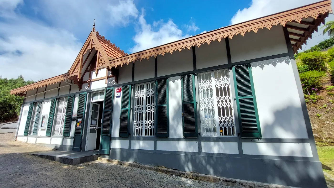 Photos of OMIC - Microbial Observatory of the Azores in Antigo Chalé das Misturas, 9675-045 Furnas, Portugal - Photo 1