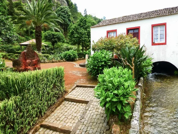 Photos of Jardim da Ribeira do Guilherme in EN1-1A 2, 9630 Lomba da Fazenda, Portugal - Photo 2