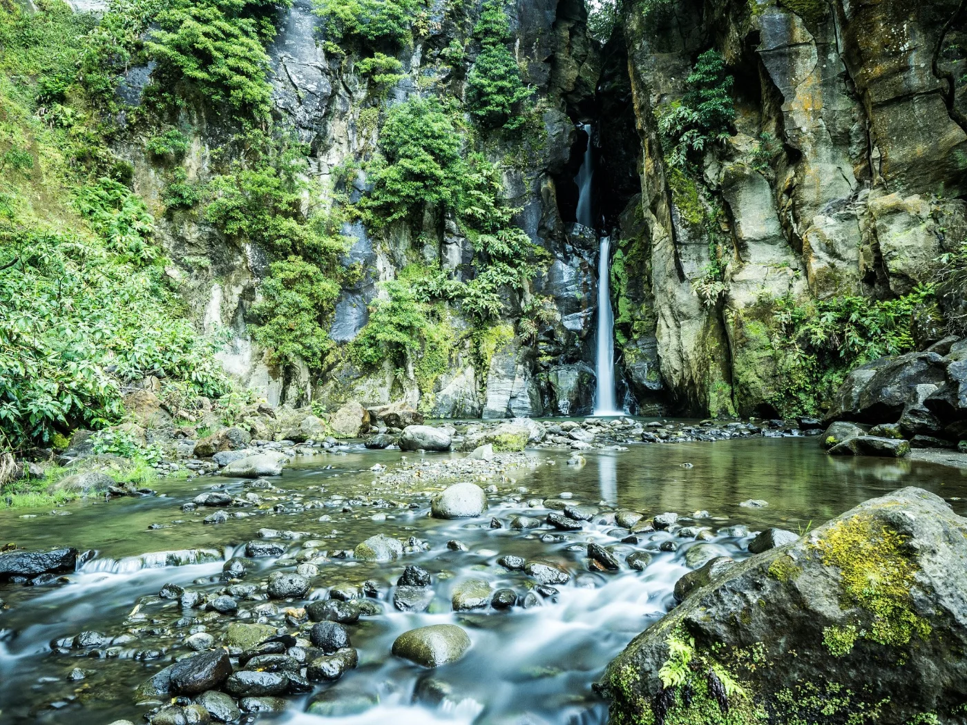 Photos of Salto do Cabrito - PRC 29 SMI in QGX7+24, 9600 Ribeira Grande, Portugal - Photo 1