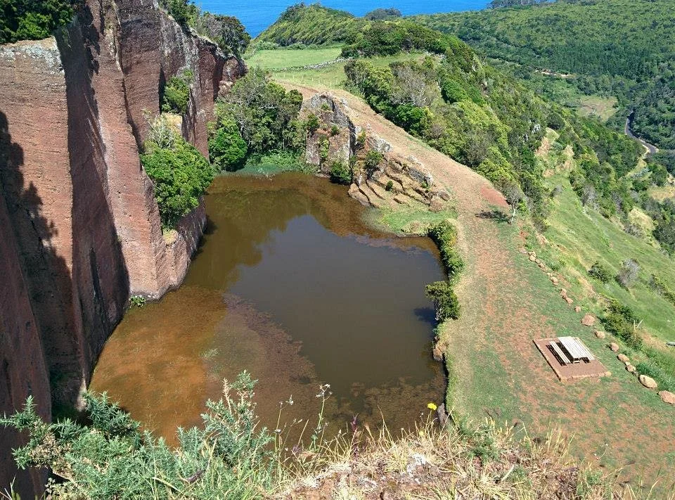 Photos of Poço da Pedreira in EN1-2A, 9580 Santo Espírito, Portugal - Photo 2