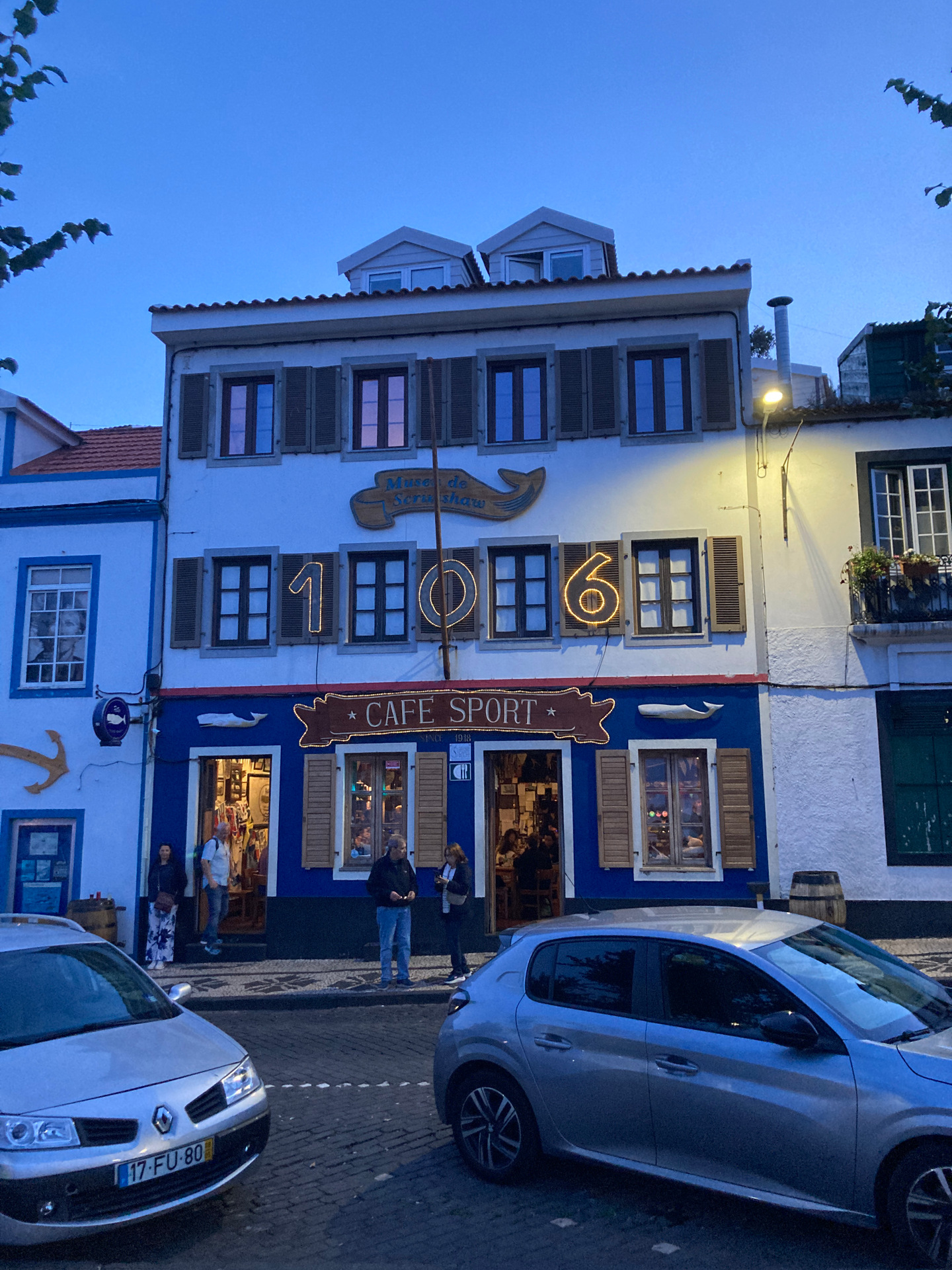 Photos of Peter Cafe Sport in R. José Azevedo 9, 9900-027 Horta, Portugal - Photo 1